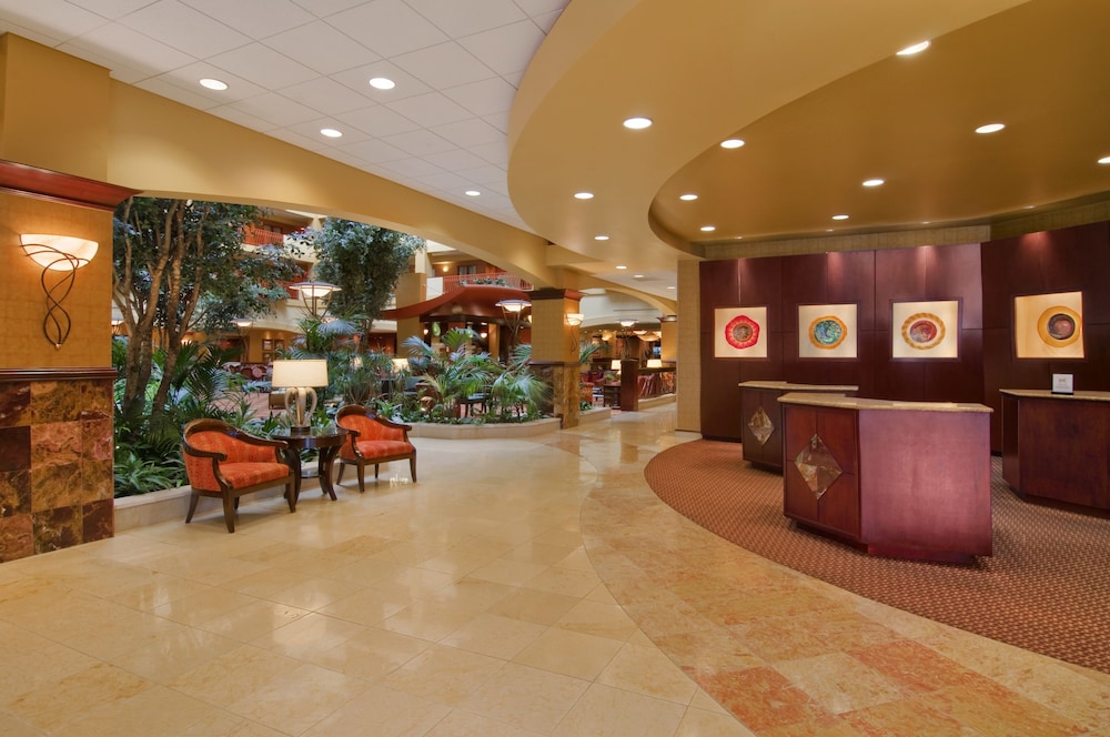 Embassy Suites by Hilton Hampton Convention Center - photo 5
