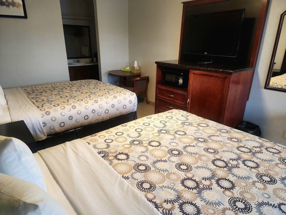 Pacific Inn - featured photo