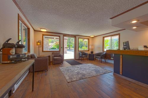 Silver Inn - featured photo