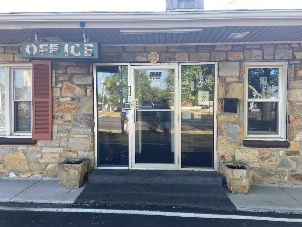 Gateway Inn - featured photo