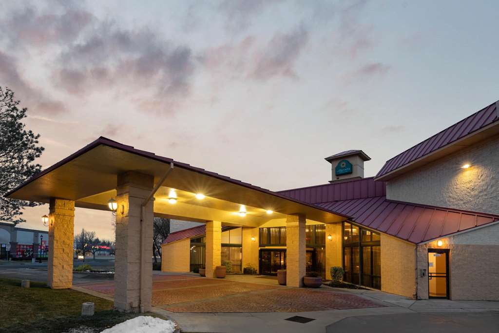 La Quinta Inn & Suites by Wyndham Salt Lake City Layton - photo 2