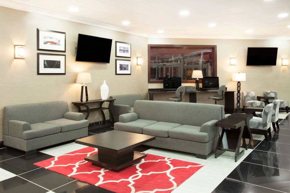 Ramada Plaza by Wyndham Chicago North Shore - photo 5