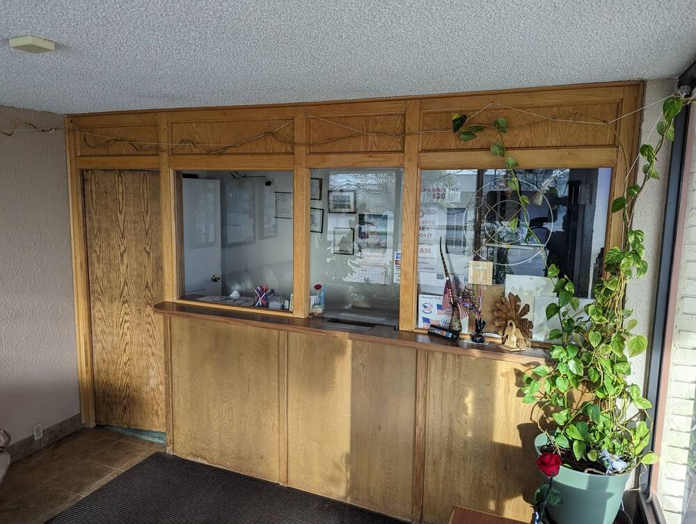 Luxury Inn - photo 3