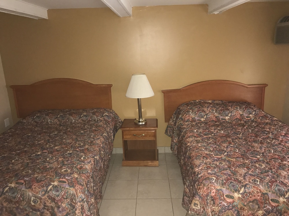 La Fontana Motel - photo 2