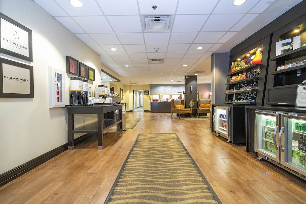 Hampton Inn Spring Hill - photo 2