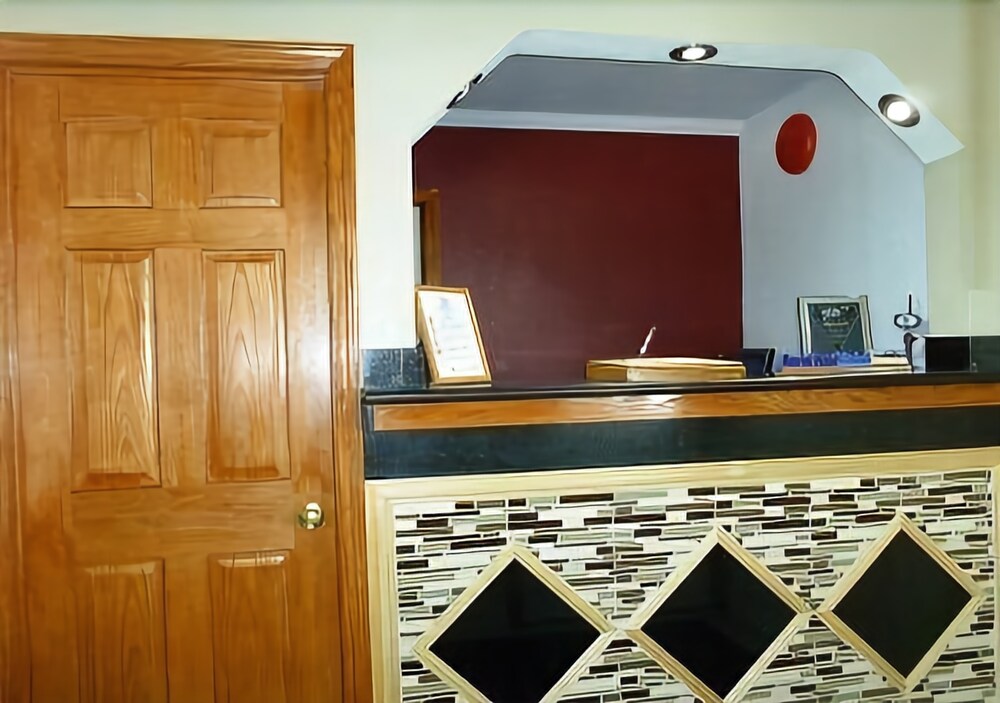 Royal Rest Motel - photo 2