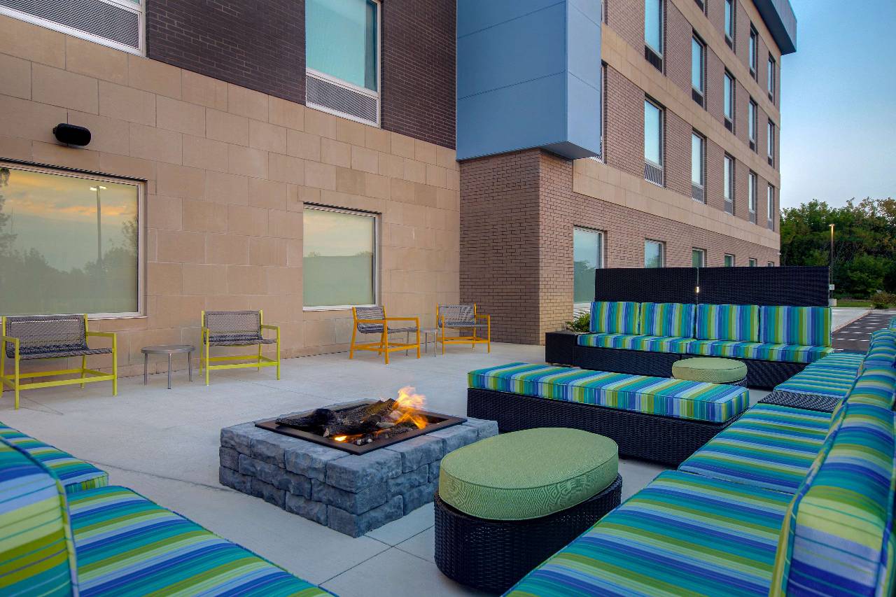 Home2 Suites by Hilton Grand Rapids Airport - photo 2