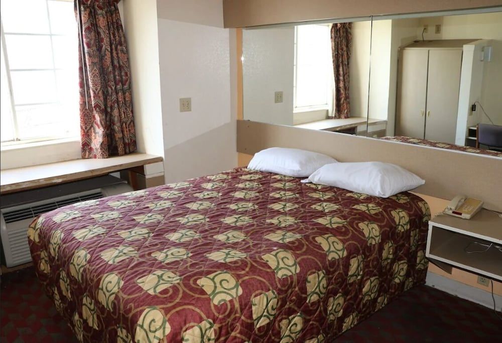 Classic Inn - photo 2