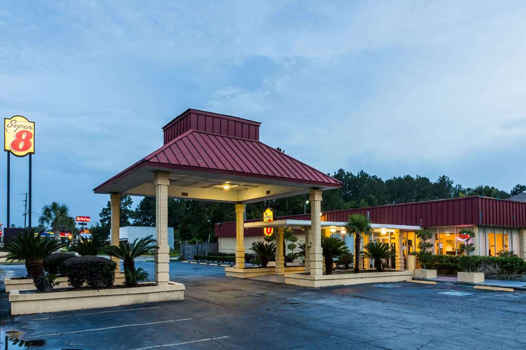 Super 8 by Wyndham Hardeeville Savannah North - featured photo