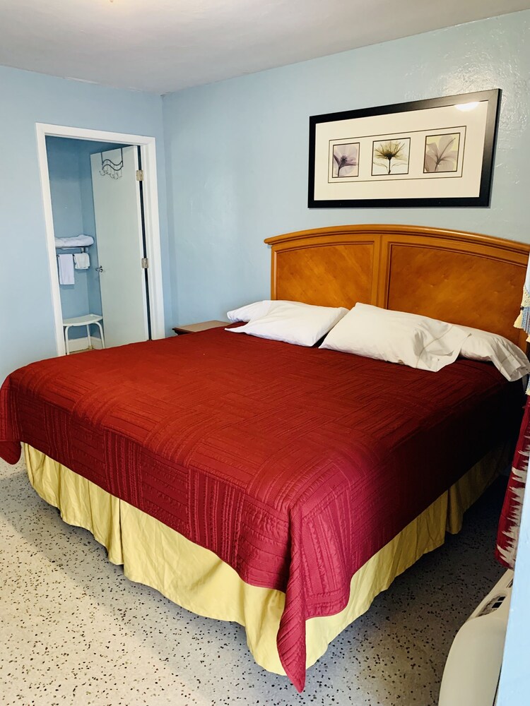 Deluxe Inn - photo 3