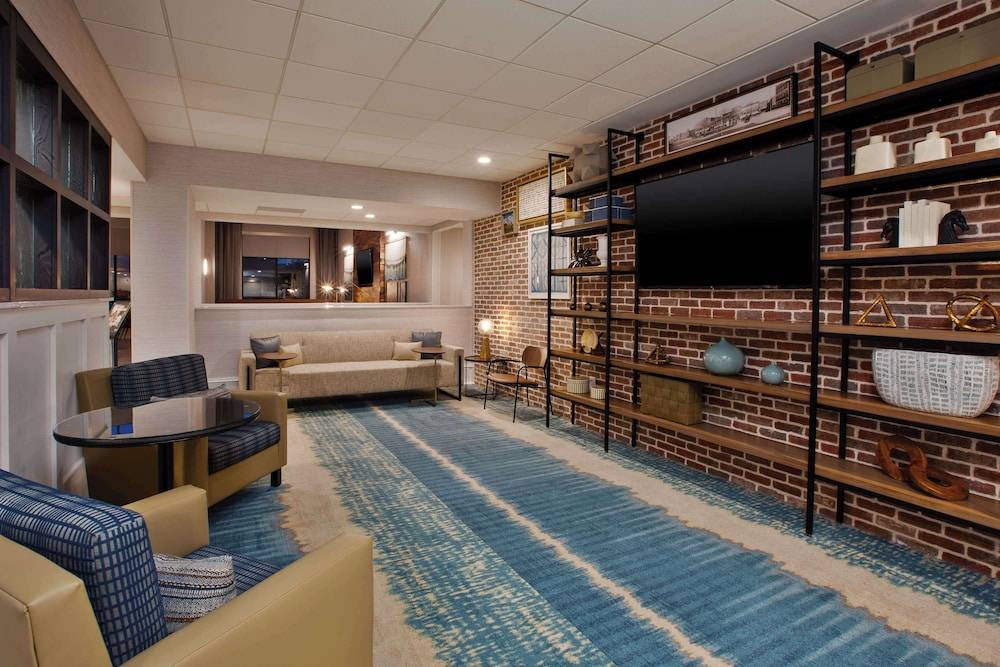 Hampton Inn & Suites Spartanburg I 26 Westgate Mall - photo 3