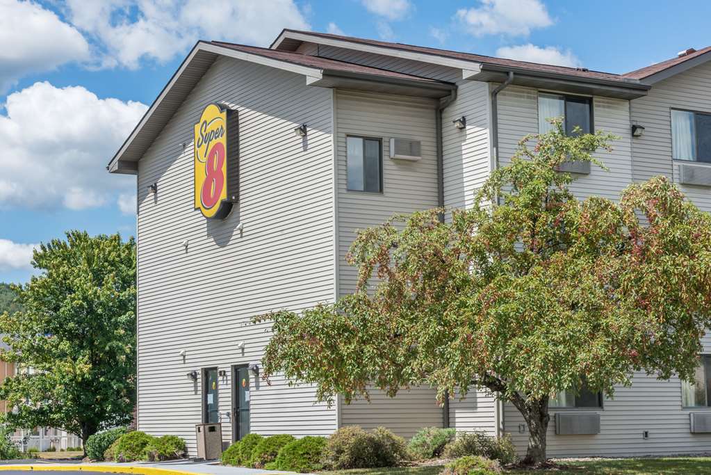 Super 8 by Wyndham New Stanton - featured photo