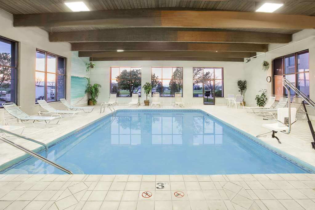 Baymont by Wyndham Janesville - photo 3