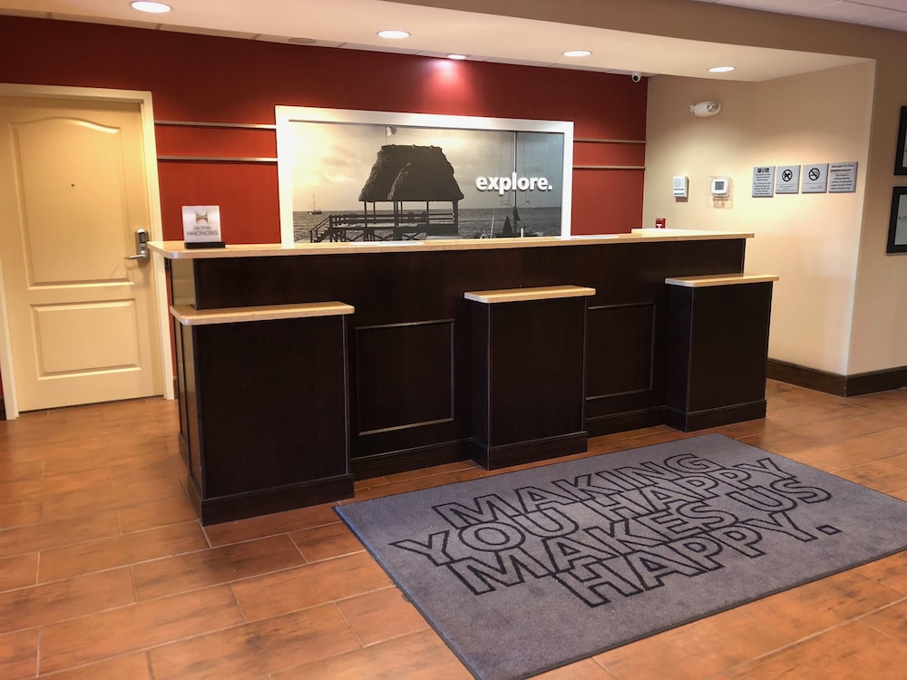 Hampton Inn Milford - photo 2