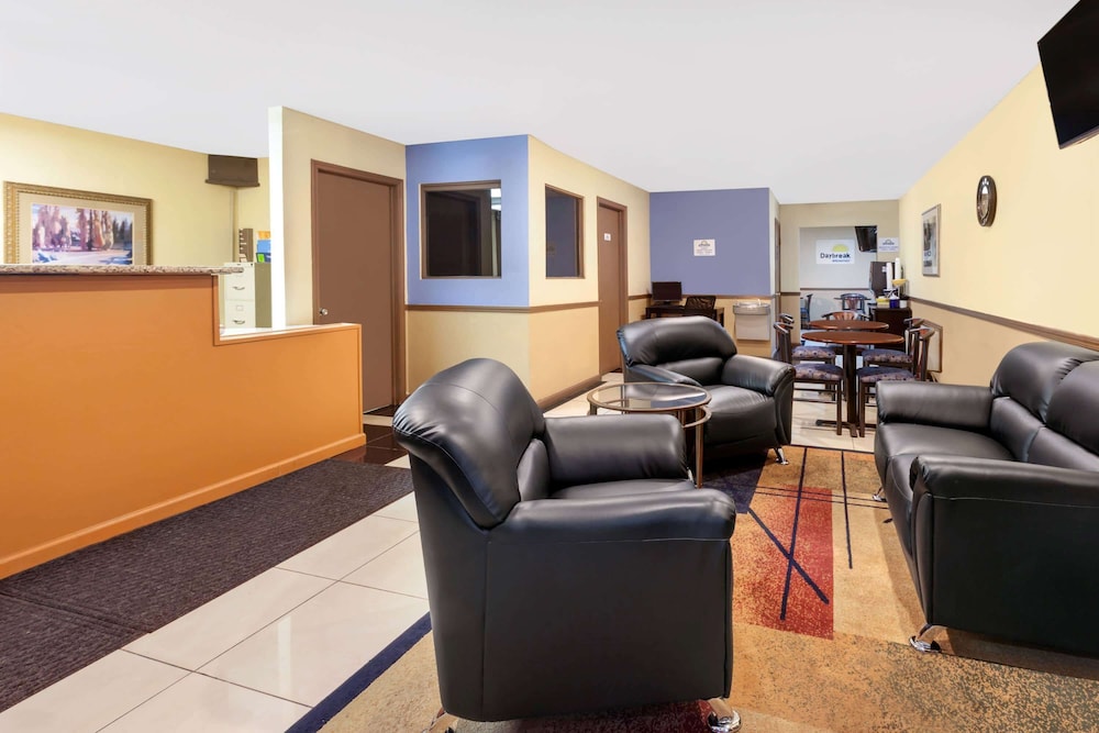 Days Inn by Wyndham Ardmore - photo 3