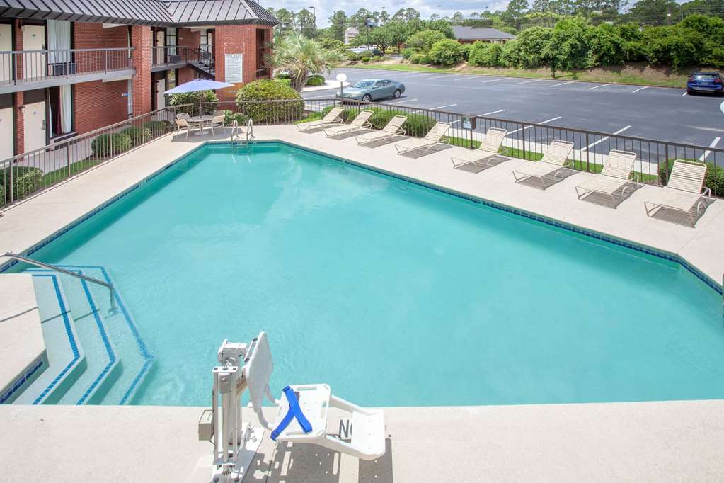 Days Inn by Wyndham Statesboro - photo 4