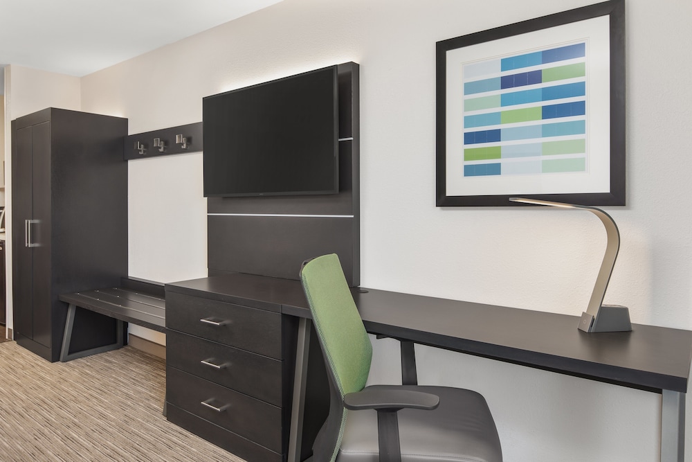 Holiday Inn Express & Suites Greenville Spartanburg an IHG Hotel - photo 5