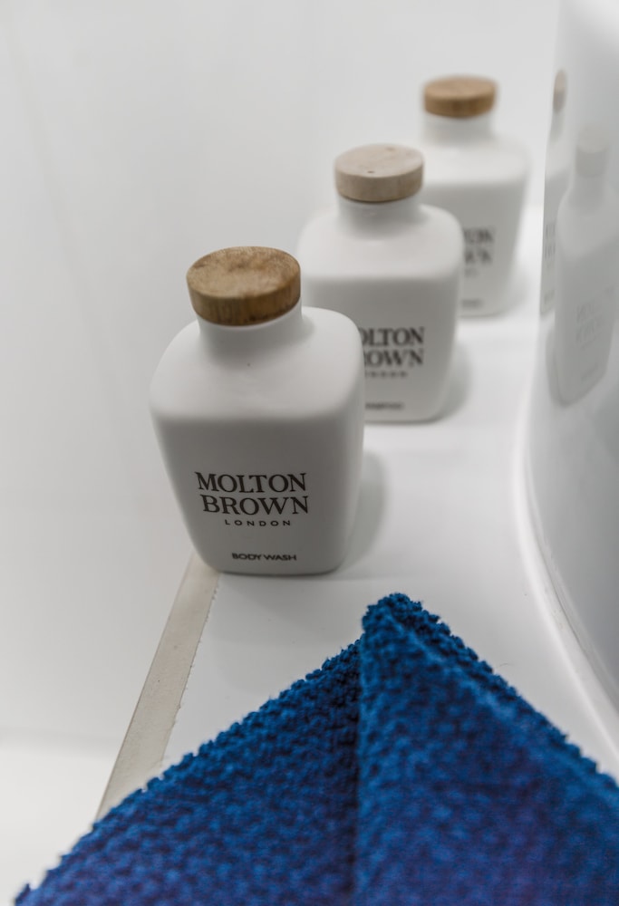 Bathroom amenities