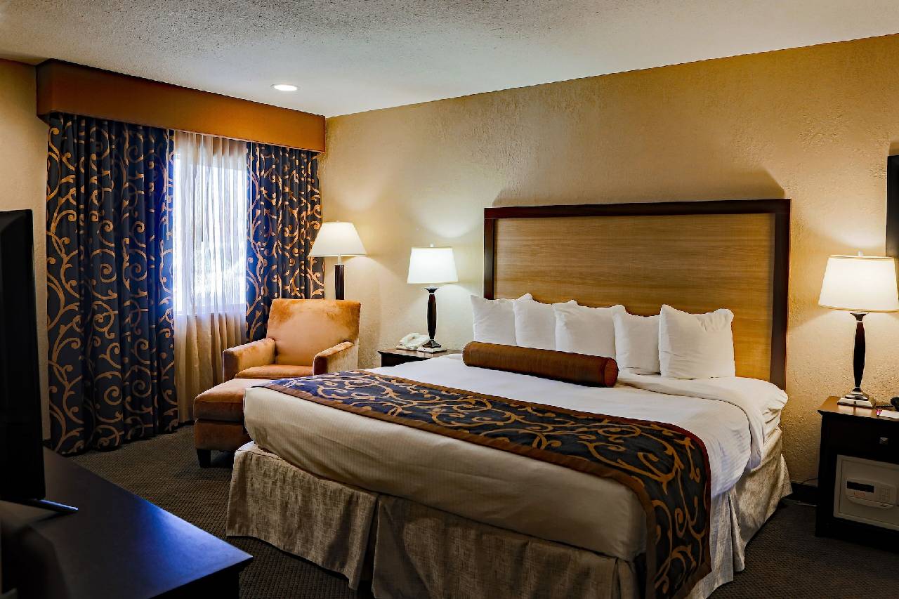 Best Western Plus Heritage Inn Montana - photo 2