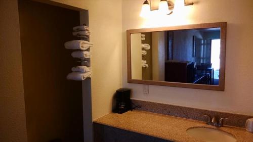Sahara Inn - photo 4