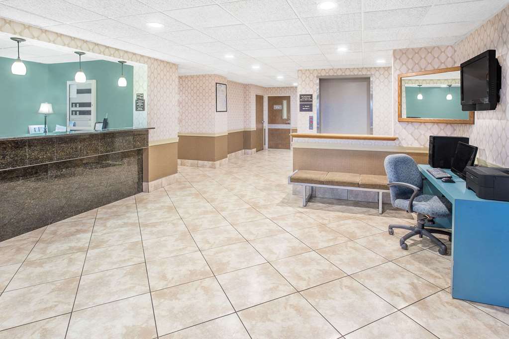 Baymont by Wyndham Janesville - photo 2