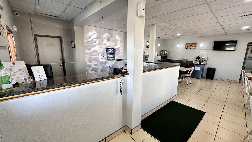 Travelodge Yankton - photo 3
