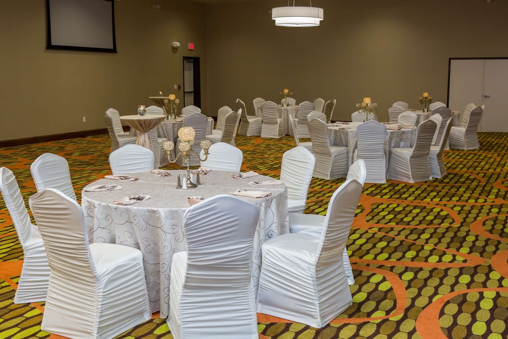 Hilton Garden Inn Cincinnati West Chester - photo 2