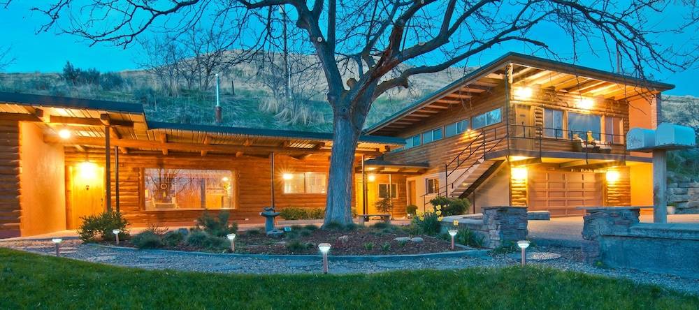 Boise Hillside Suites - featured photo