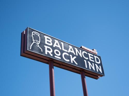 Balanced Rock Inn - photo 5