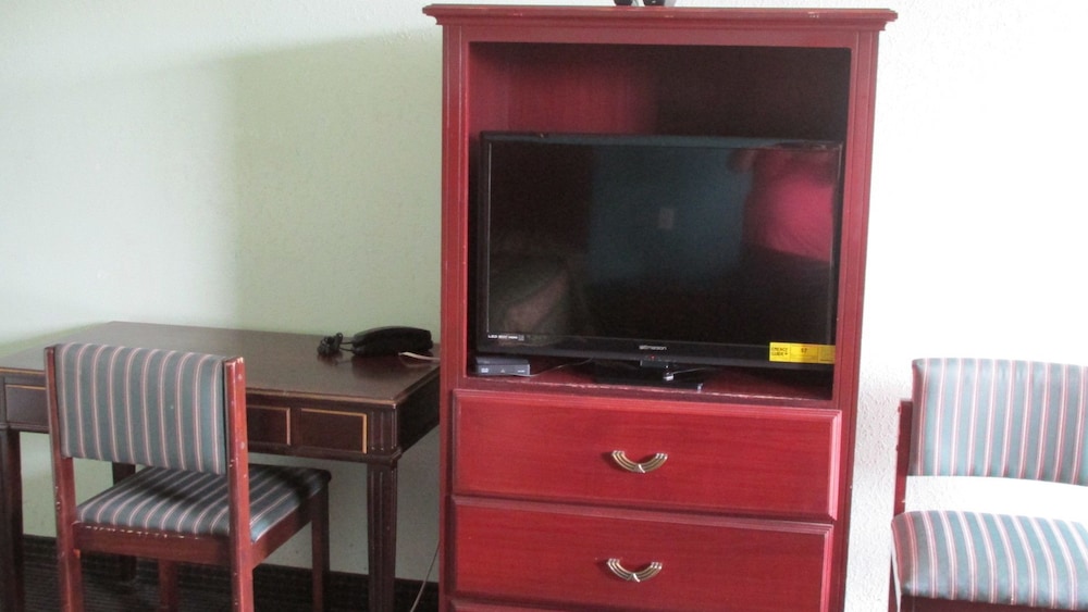 Sportsman Motel - photo 5