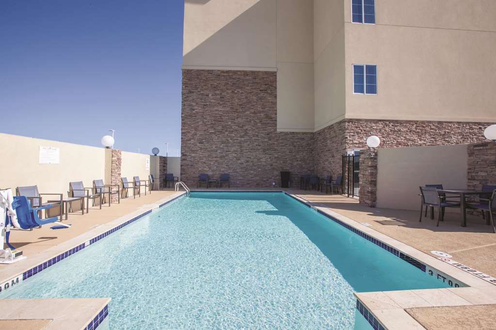 La Quinta Inn & Suites by Wyndham Kingsville - photo 5