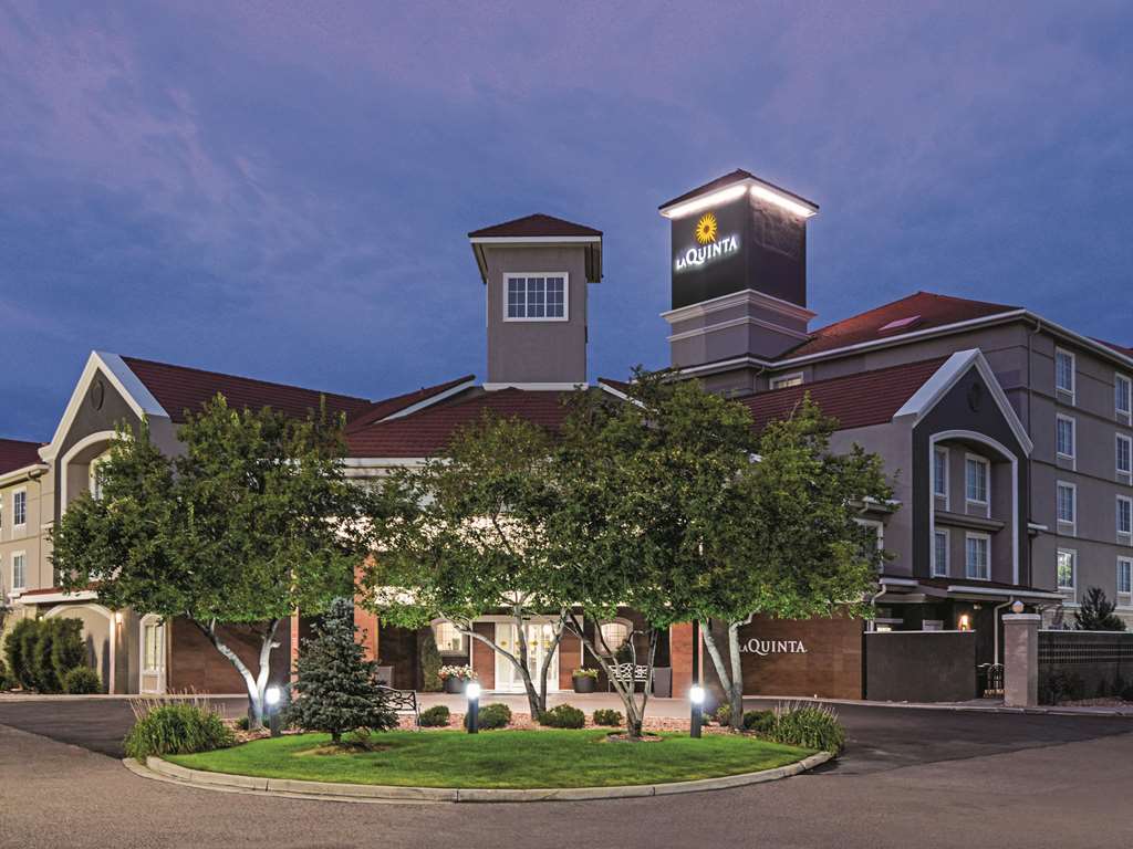 La Quinta Inn & Suites by Wyndham Denver Airport DIA - photo 2
