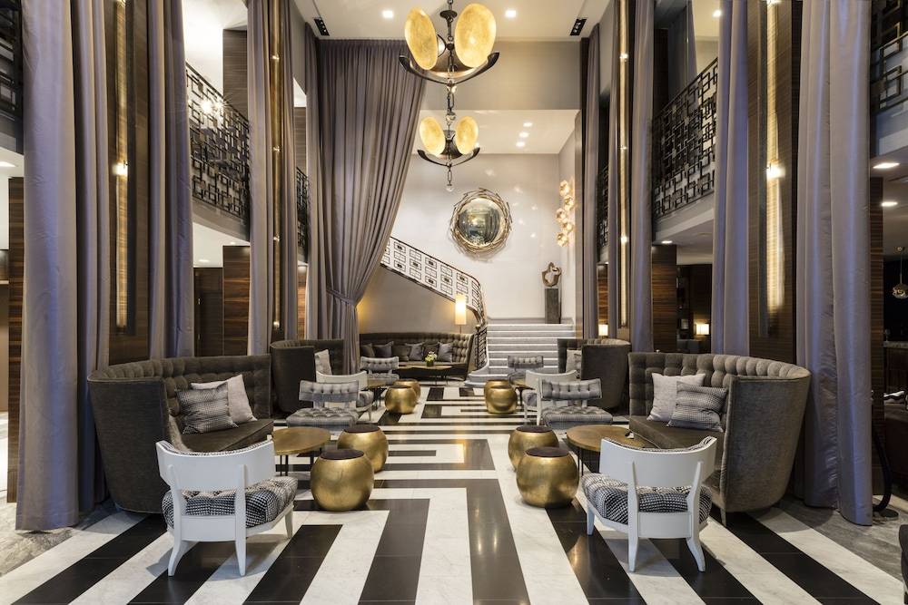 Empire Hotel - photo 2