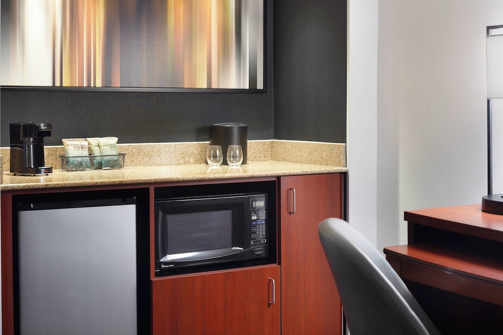 Courtyard by Marriott Raleigh Midtown - photo 3