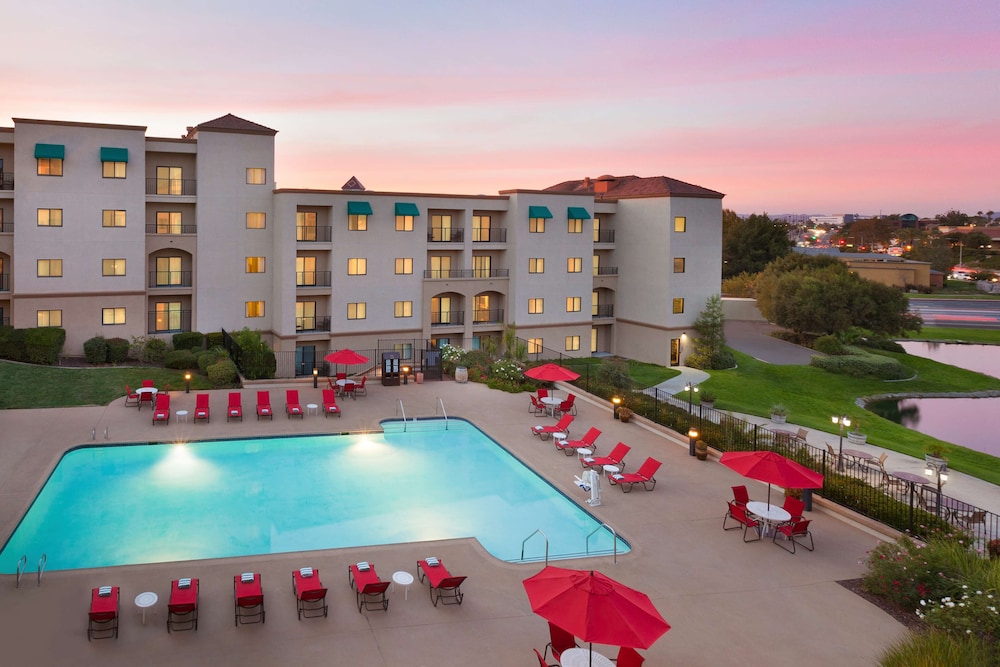 Embassy Suites by Hilton Temecula Valley Wine Country - photo 2