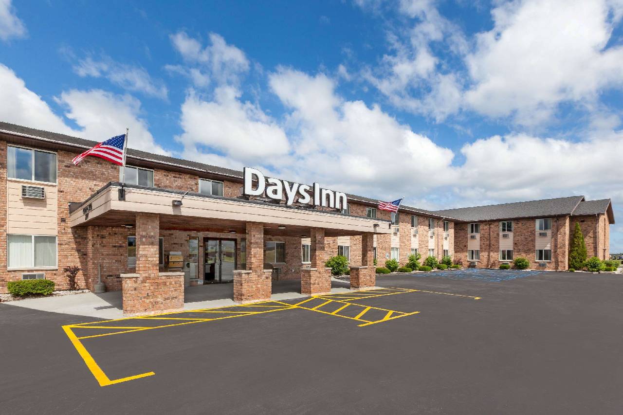 Baymont by Wyndham Manistee - photo 3