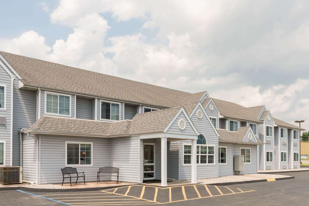Microtel Inn & Suites by Wyndham Sainte Genevieve - photo 2
