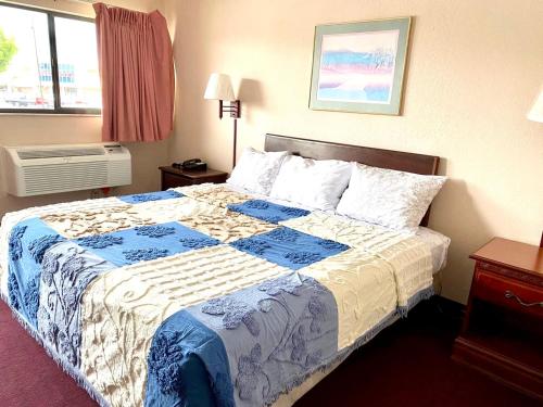 Regency Inn - photo 5