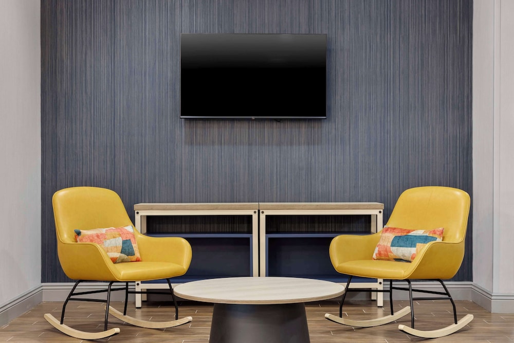 Spark By Hilton Newcomerstown - photo 2