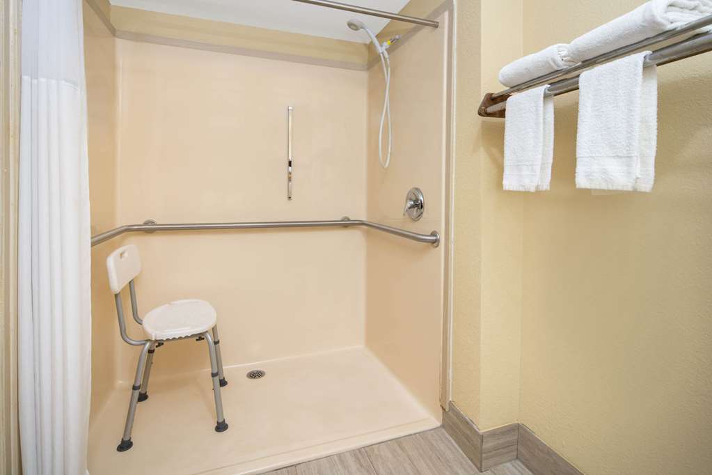 Days Inn by Wyndham Thomaston - photo 5