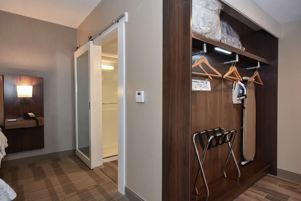 Hampton Inn Brevard - photo 4
