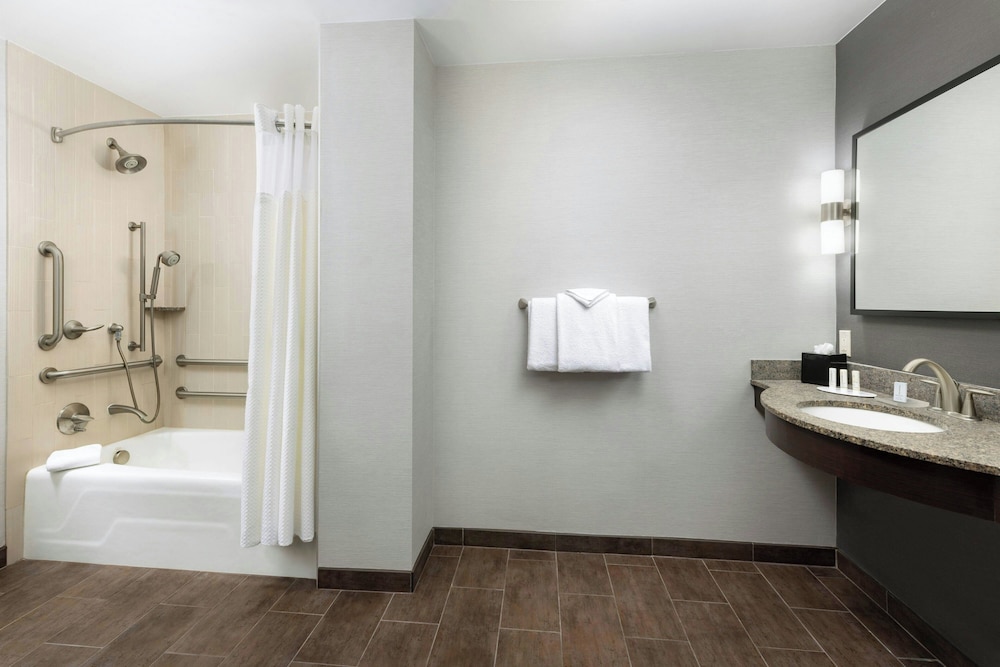 Courtyard by Marriott Los Angeles Woodland Hills - photo 5