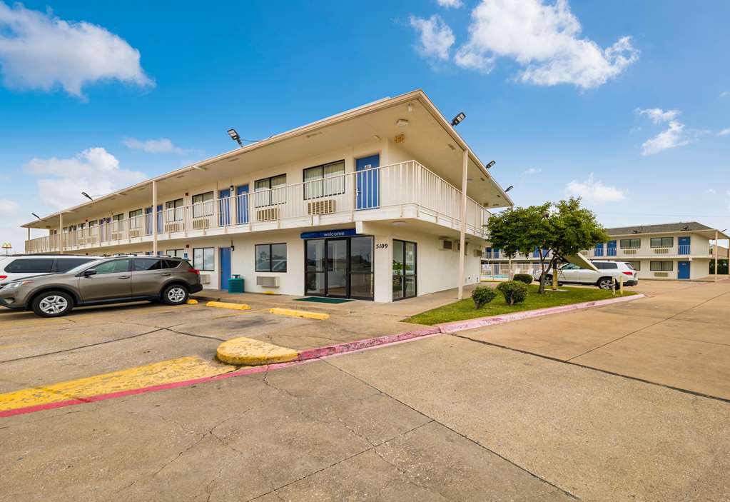 Motel 6 Greenville TX - photo 4
