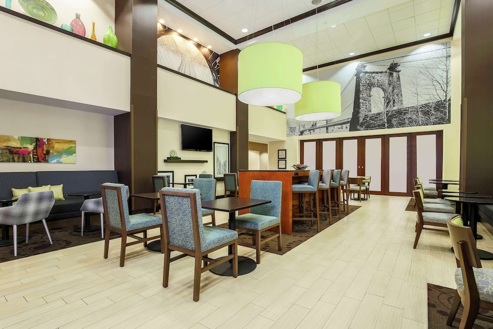 Hampton Inn & Suites Wheeling The Highlands - photo 2
