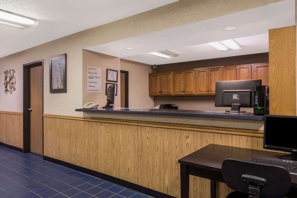 Super 8 by Wyndham Potosi - photo 2