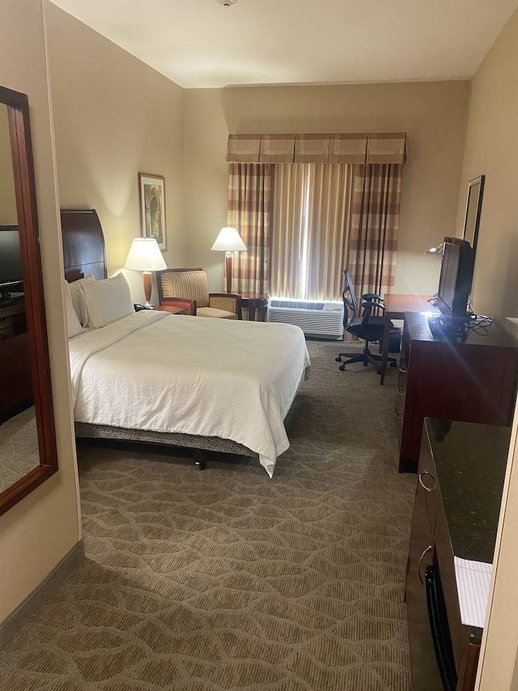 Hilton Garden Inn Palmdale - photo 2