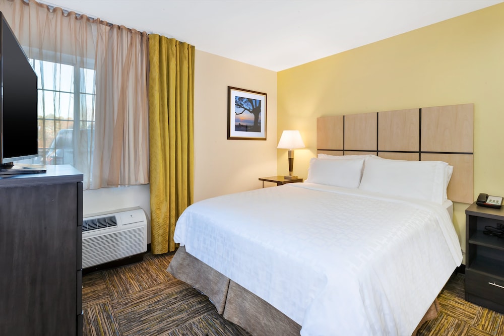 Candlewood Suites Huntersville an IHG Hotel - photo 5