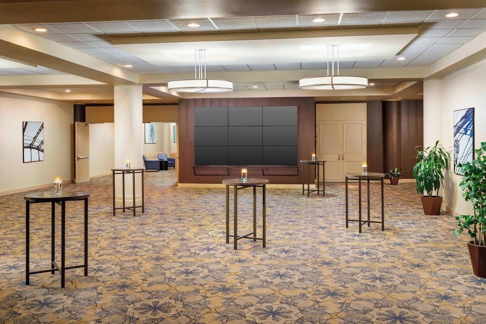 Sheraton Baltimore North Hotel - photo 5
