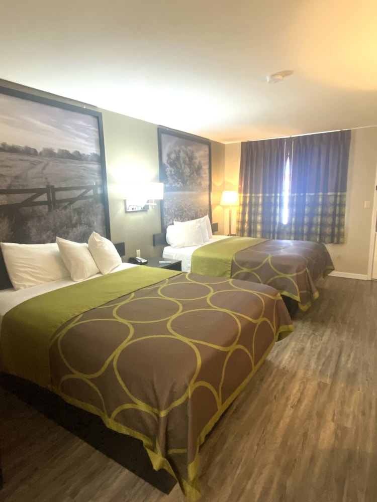 Super 8 by Wyndham Terrell - photo 3