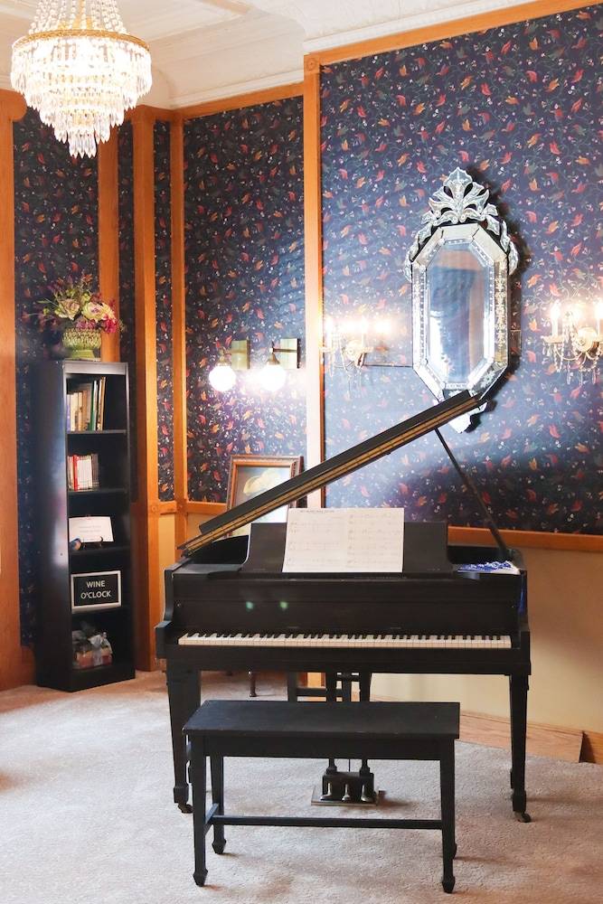 Hotel Millersburg - photo 4
